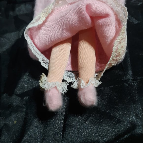 (( Listing # 132 )) 1993 Cloth Barbie (( Vintage )) - Picture 8 of 10